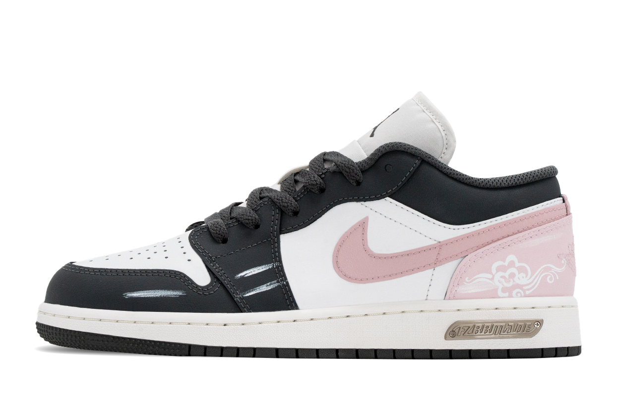 Детские баскетбольные кроссовки Air 1 Grade School Jordan, черный розовый
Детские баскетбольные кроссовки Air 1 Grade School Jordan, черный розовый