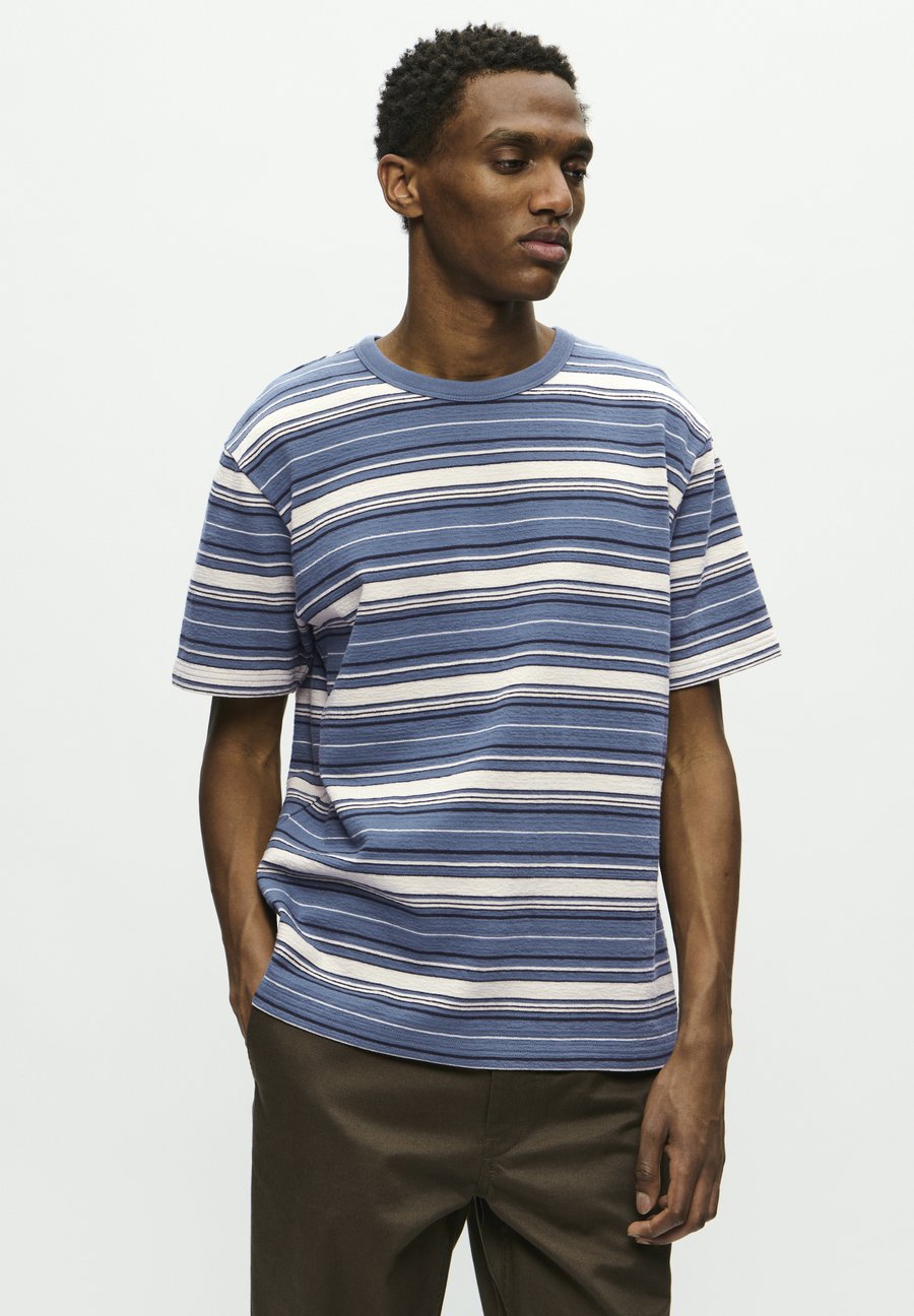 Футболка DOUBLE A BY W.W. EASTON, Bluefin Stripe/Blue, Синий, Футболка DOUBLE A BY W.W. EASTON, Bluefin Stripe/Blue
Футболка DOUBLE A BY W.W. EASTON, Bluefin Stripe/Blue, Синий, Футболка DOUBLE A BY W.W. EASTON, Bluefin Stripe/Blue