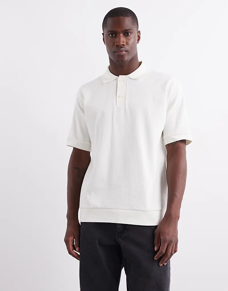 Футболка-поло ARKET с короткими рукавами из текстурированного джерси белого цвета
Футболка-поло ARKET с короткими рукавами из текстурированного джерси белого цвета