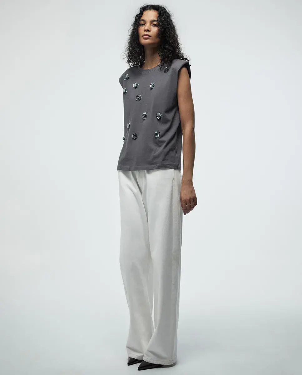 Футболка с аппликацией на плечах Sfera, темно-серый
Футболка с аппликацией на плечах Sfera, темно-серый