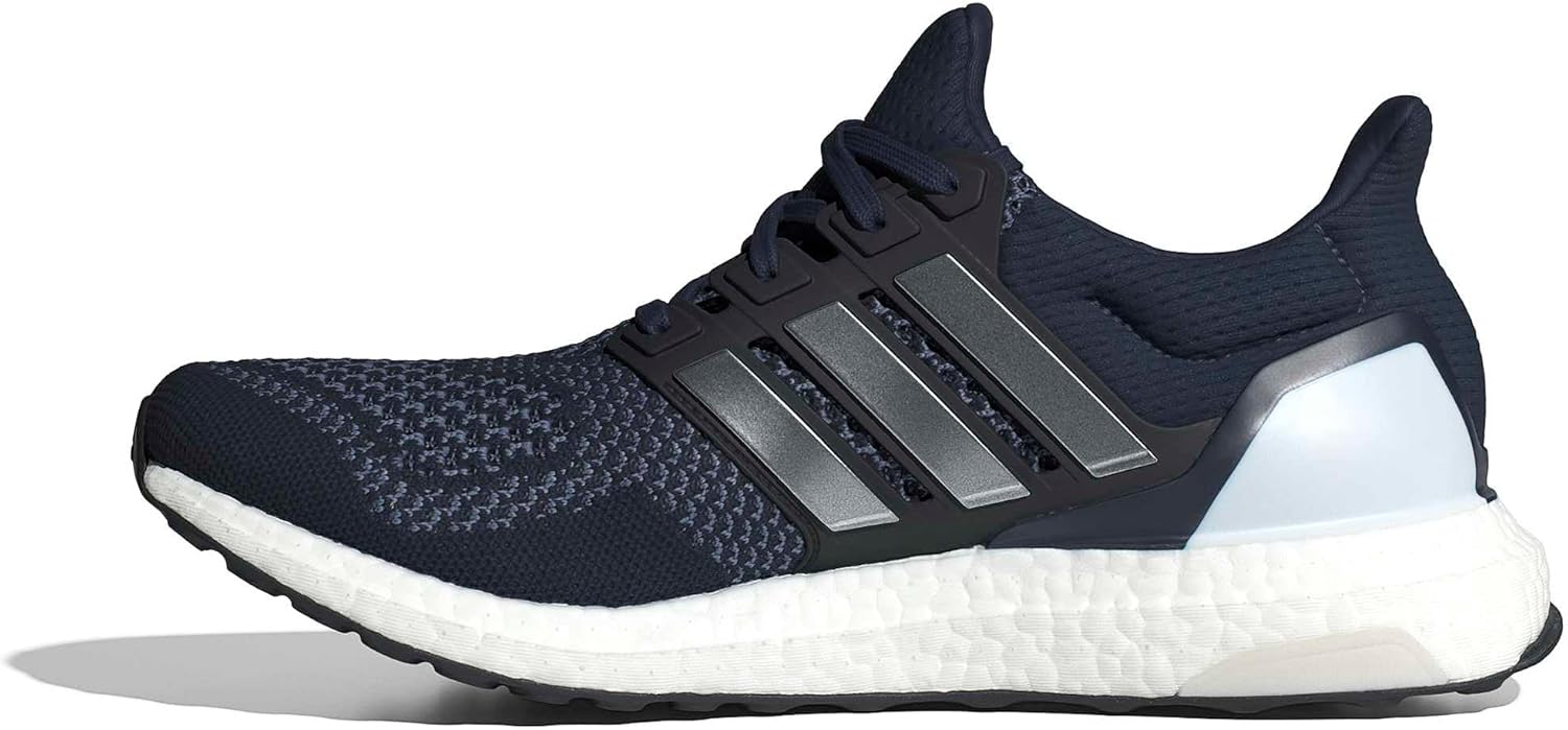 Мужские кроссовки для бега Adidas Ultraboost 1.0, черный/синий
Мужские кроссовки для бега Adidas Ultraboost 1.0, черный/синий