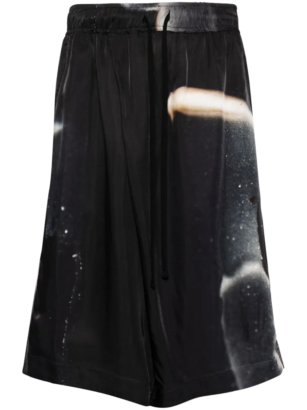 Шорты-бермуды с графичным принтом Julius, черный
Шорты-бермуды с графичным принтом Julius, черный