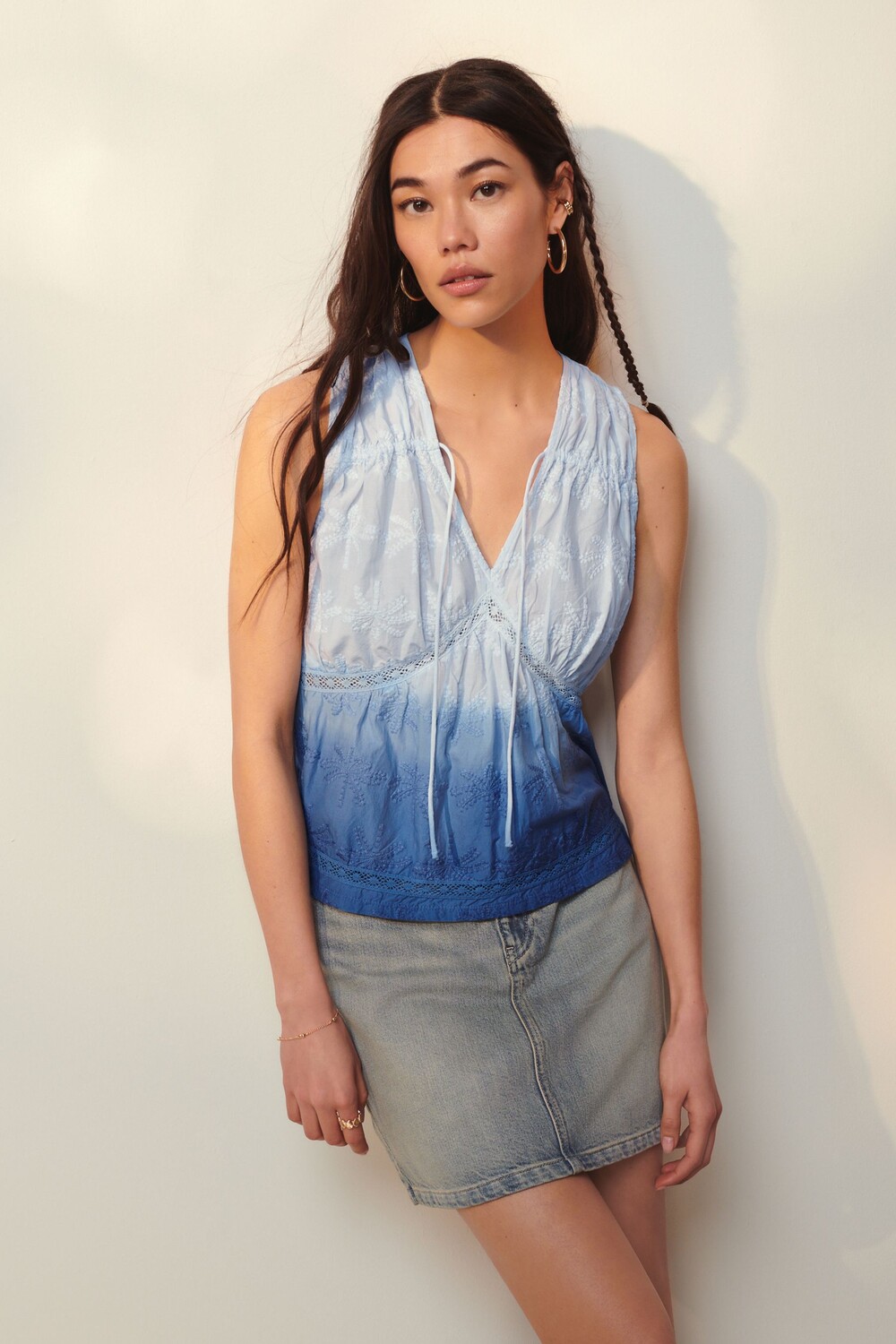 Блуза без рукавов с английской вышивкой и галстуком Next, синий
Блуза без рукавов с английской вышивкой и галстуком Next, синий