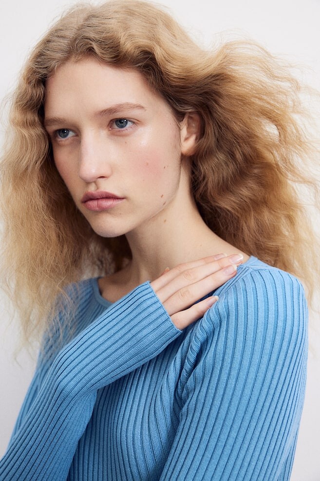 Рубашка в рубчик с вырезом лодочкой H&M, синий
Рубашка в рубчик с вырезом лодочкой H&M, синий