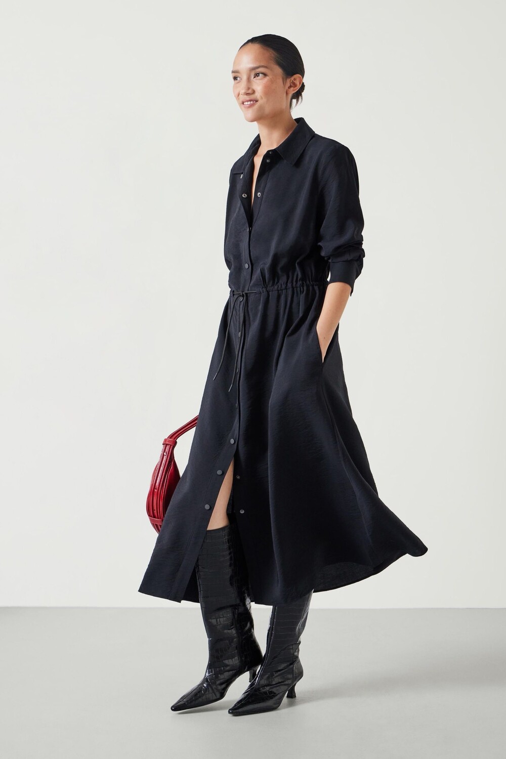 Платье рубашка миди Martina Hush, черный
Платье рубашка миди Martina Hush, черный