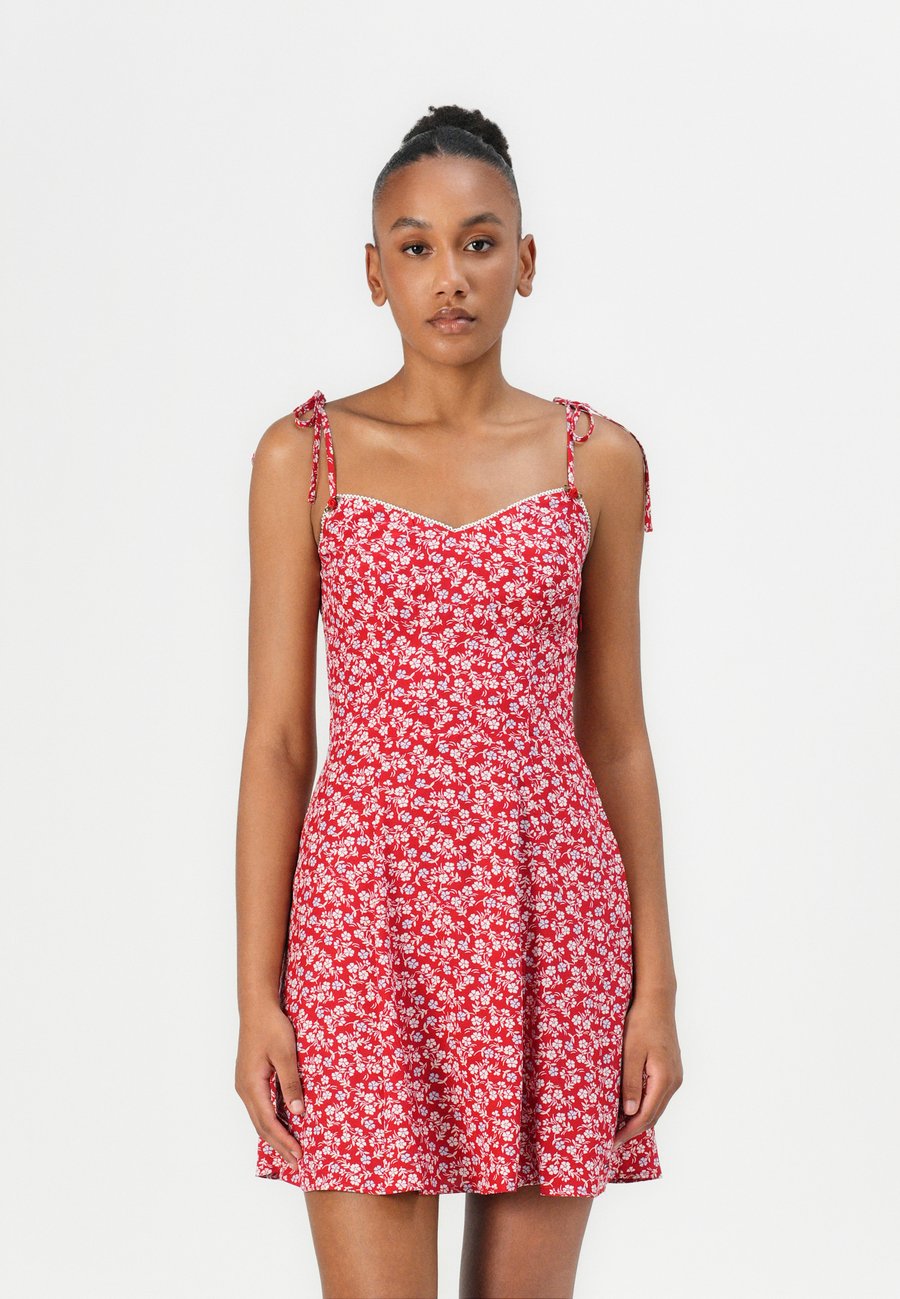 Платье Tommy Jeans STRAPPY , Red
Платье Tommy Jeans STRAPPY , Red