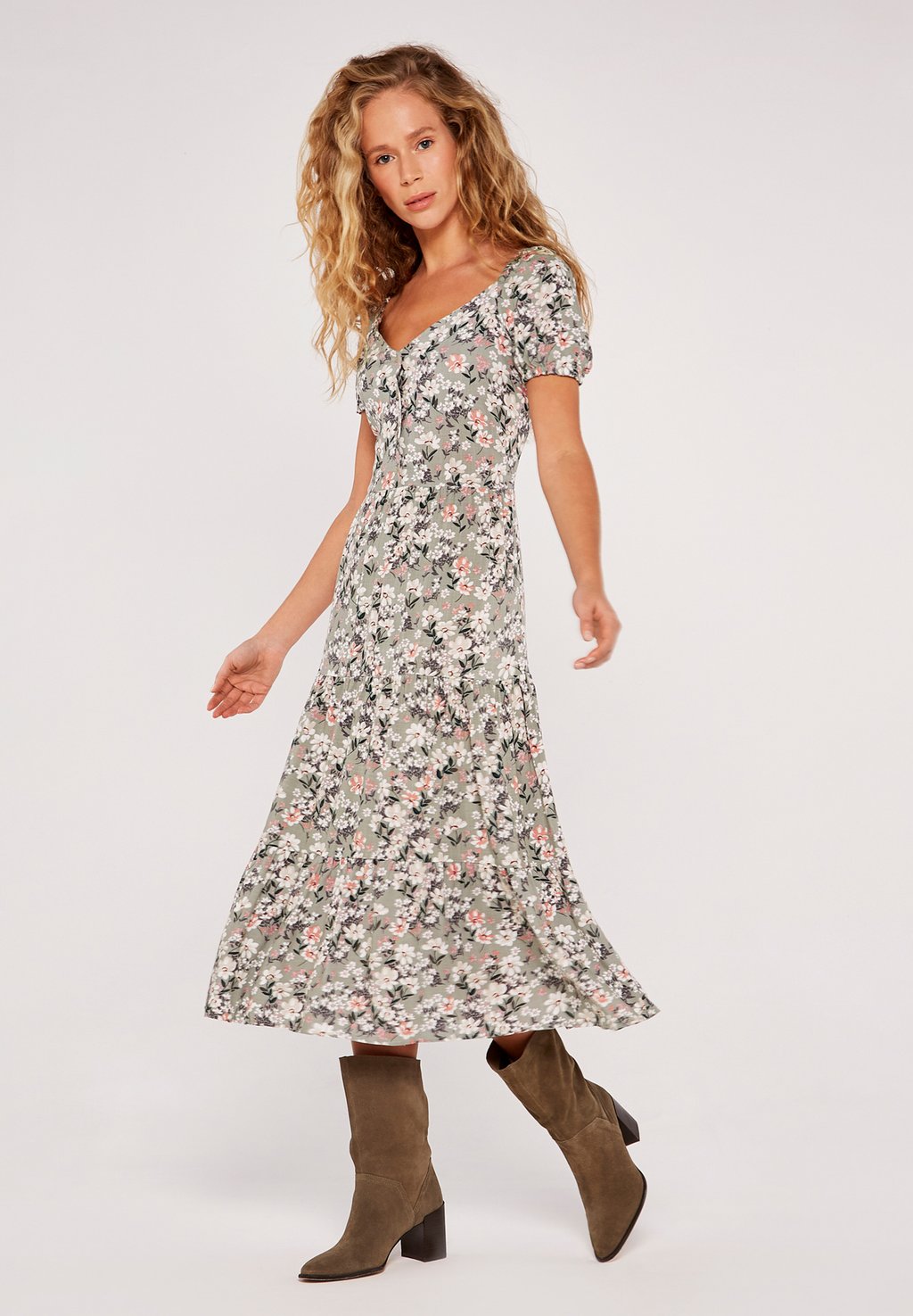 Повседневное платье DITSY TIERED Apricot, мятный
Повседневное платье DITSY TIERED Apricot, мятный