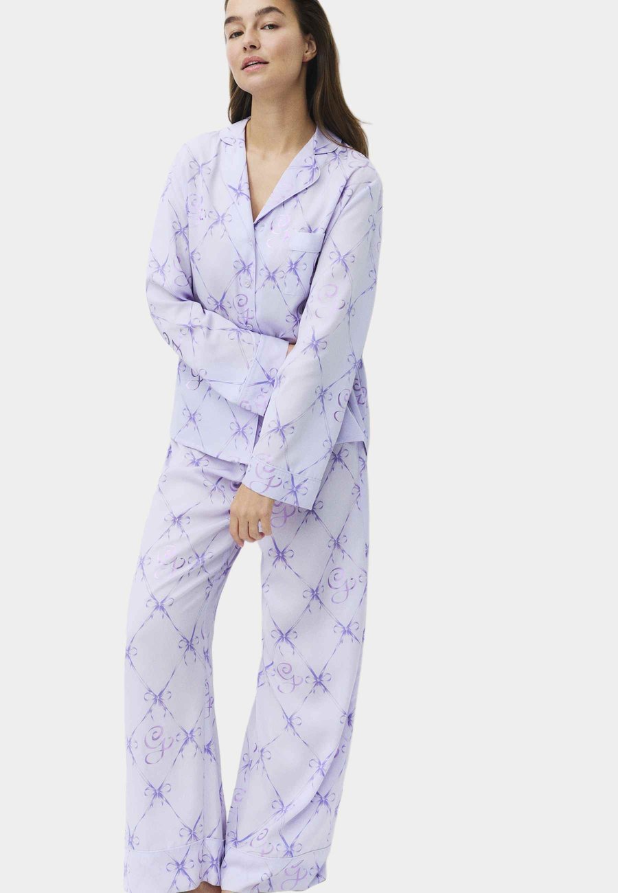 Пижамный комплект Marks & Spencer WICKED REVERE SET, Lilac Mix/Lilac
Пижамный комплект Marks & Spencer WICKED REVERE SET, Lilac Mix/Lilac