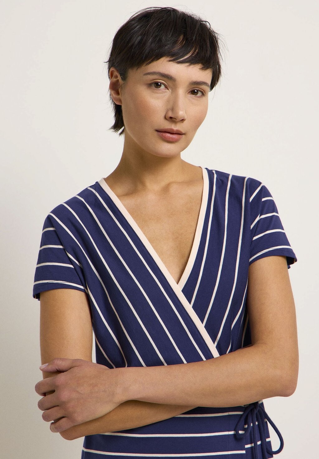 Платье из джерси WICKEL MIT STREIFEN LANIUS, синий
Платье из джерси WICKEL MIT STREIFEN LANIUS, синий