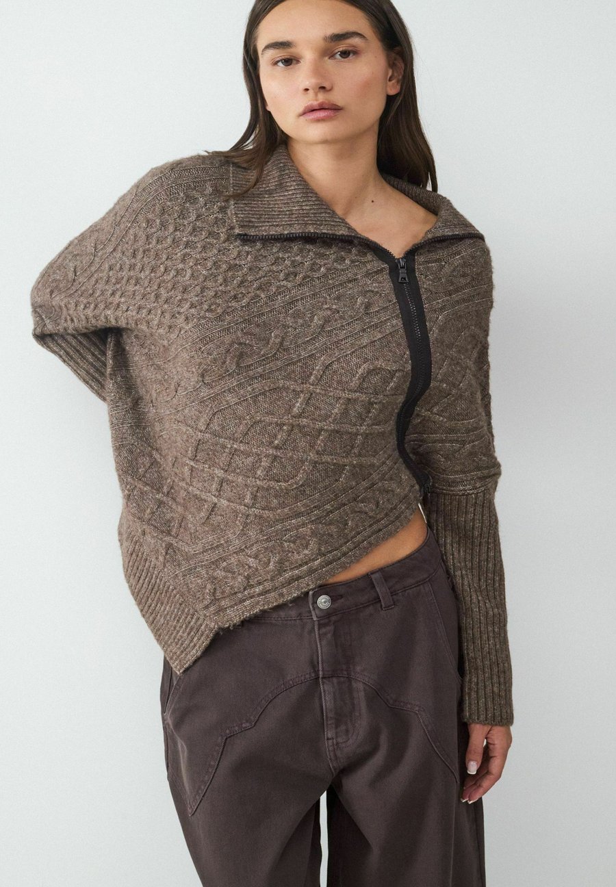 Джемпер Balmohk PULLOVER, Coffee Bean/Dark Brown
Джемпер Balmohk PULLOVER, Coffee Bean/Dark Brown