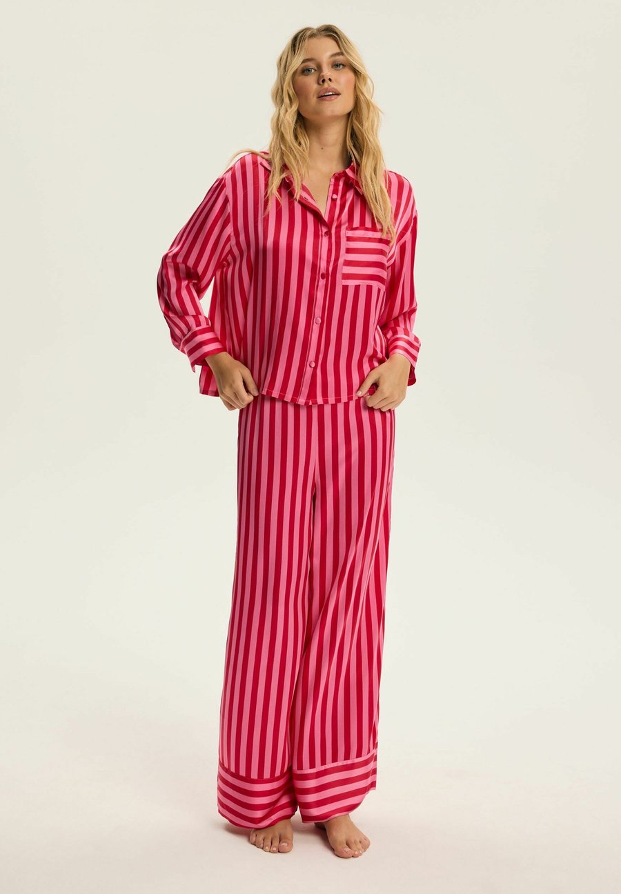 Пижамный комплект ESOTIQ CRESS, Pink
Пижамный комплект ESOTIQ CRESS, Pink