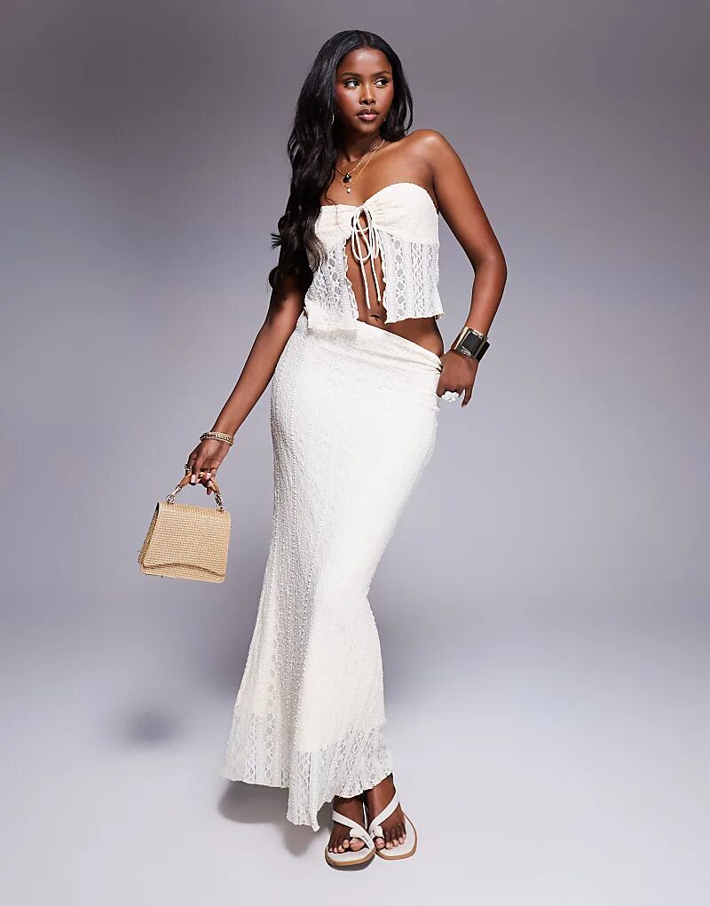 Юбка макси с кружевом и подолом «рыбий хвост» Aria Cove, кремового цвета
Юбка макси с кружевом и подолом «рыбий хвост» Aria Cove, кремового цвета