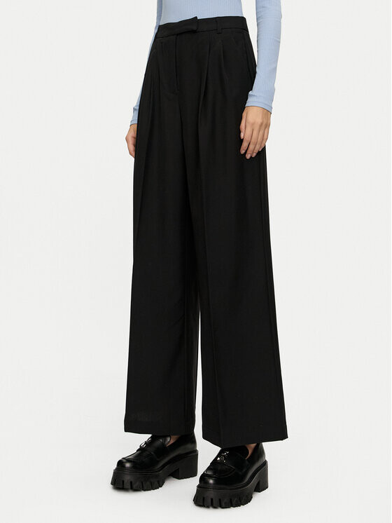 Тканевые брюки стандартного кроя Brave Soul, черный
Тканевые брюки стандартного кроя Brave Soul, черный