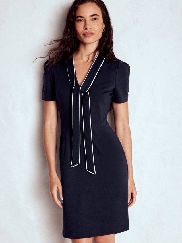 Платье с воротником пышным бантом Boden, Navy
Платье с воротником пышным бантом Boden, Navy