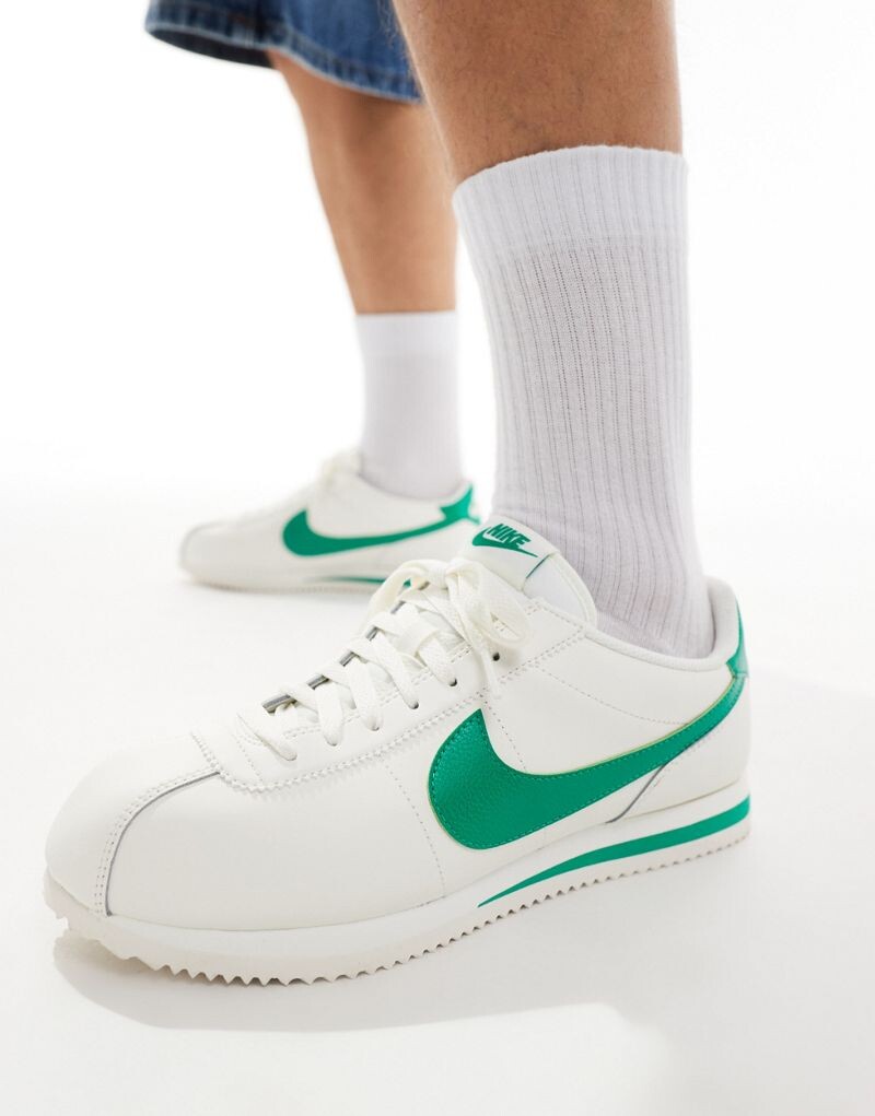 Бело-зеленые кожаные кроссовки Nike Cortez, Зеленый, Бело-зеленые кожаные кроссовки Nike Cortez
Бело-зеленые кожаные кроссовки Nike Cortez, Зеленый, Бело-зеленые кожаные кроссовки Nike Cortez