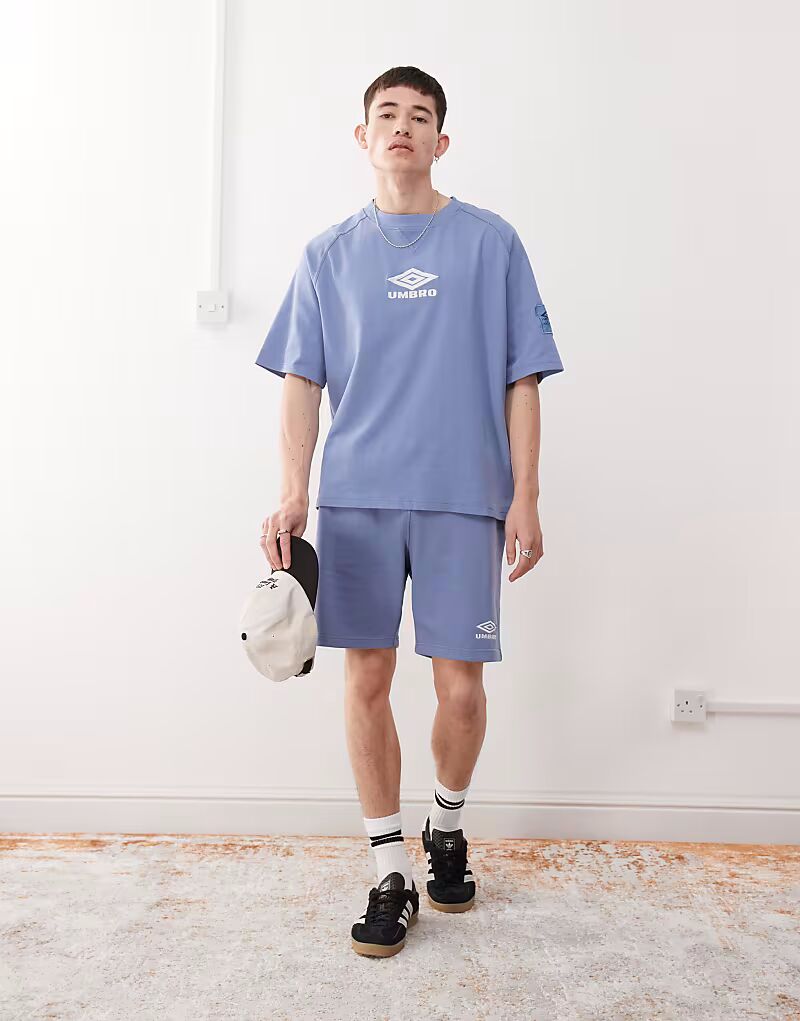 Шорты Umbro Drill с вышитым логотипом синего цвета
Шорты Umbro Drill с вышитым логотипом синего цвета