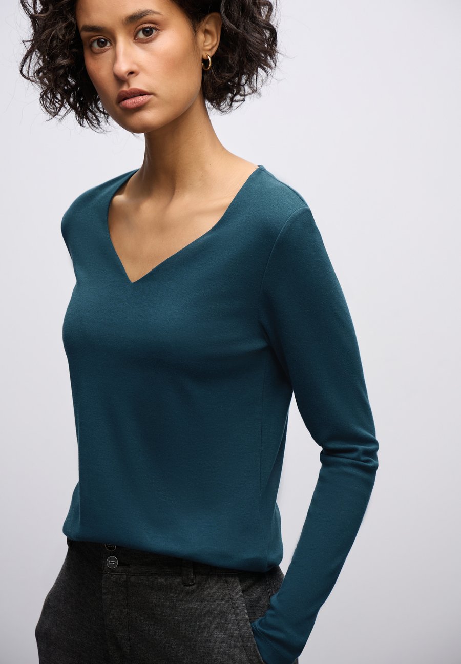 Топ Street One MIT HERZAUSSCHNITT, Türkis/Blue
Топ Street One MIT HERZAUSSCHNITT, Türkis/Blue