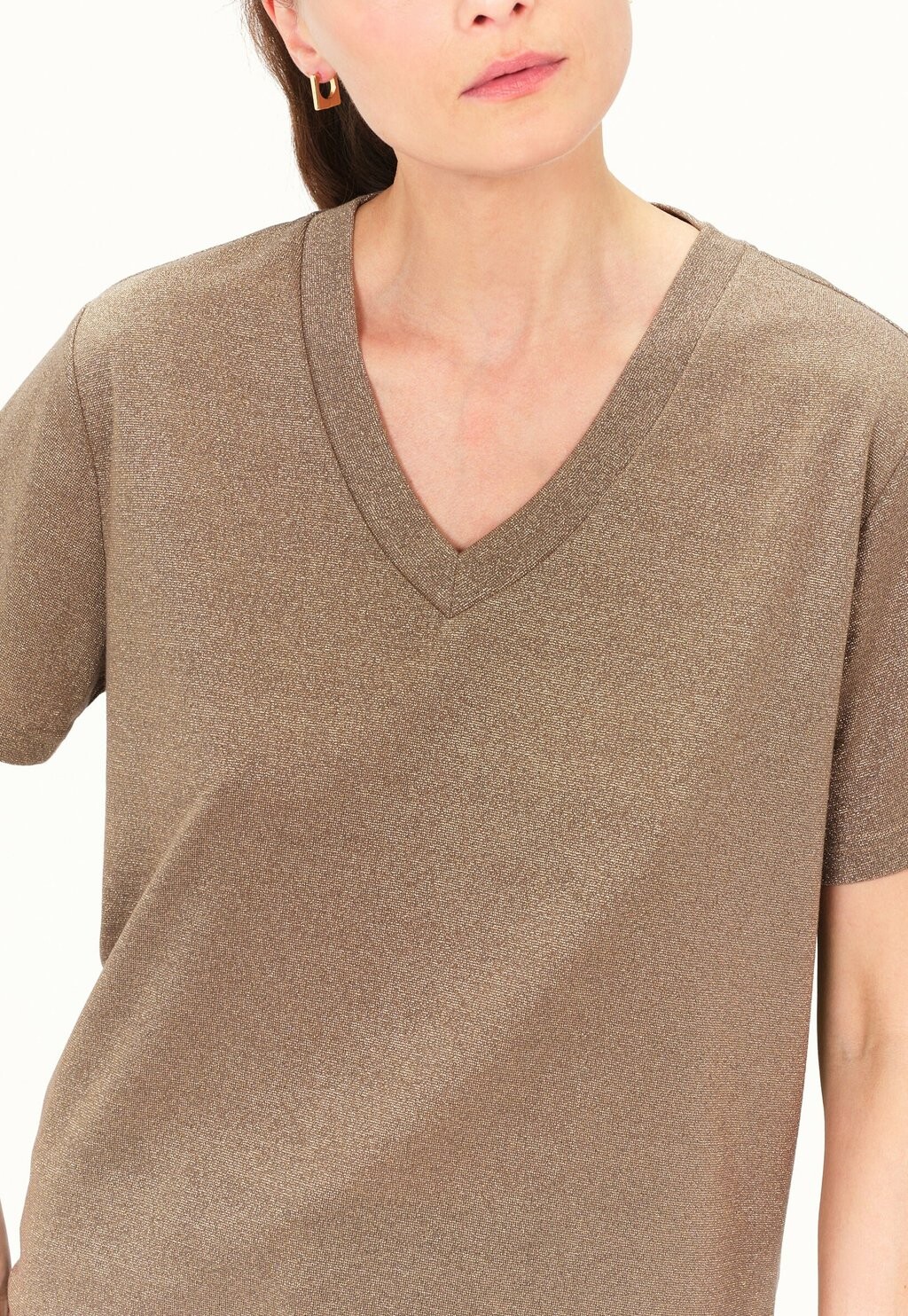 Базовая футболка FRENCH BRAND FASHION ELEGANT MODERN TFOIL Caroll, золотого цвета
Базовая футболка FRENCH BRAND FASHION ELEGANT MODERN TFOIL Caroll, золотого цвета