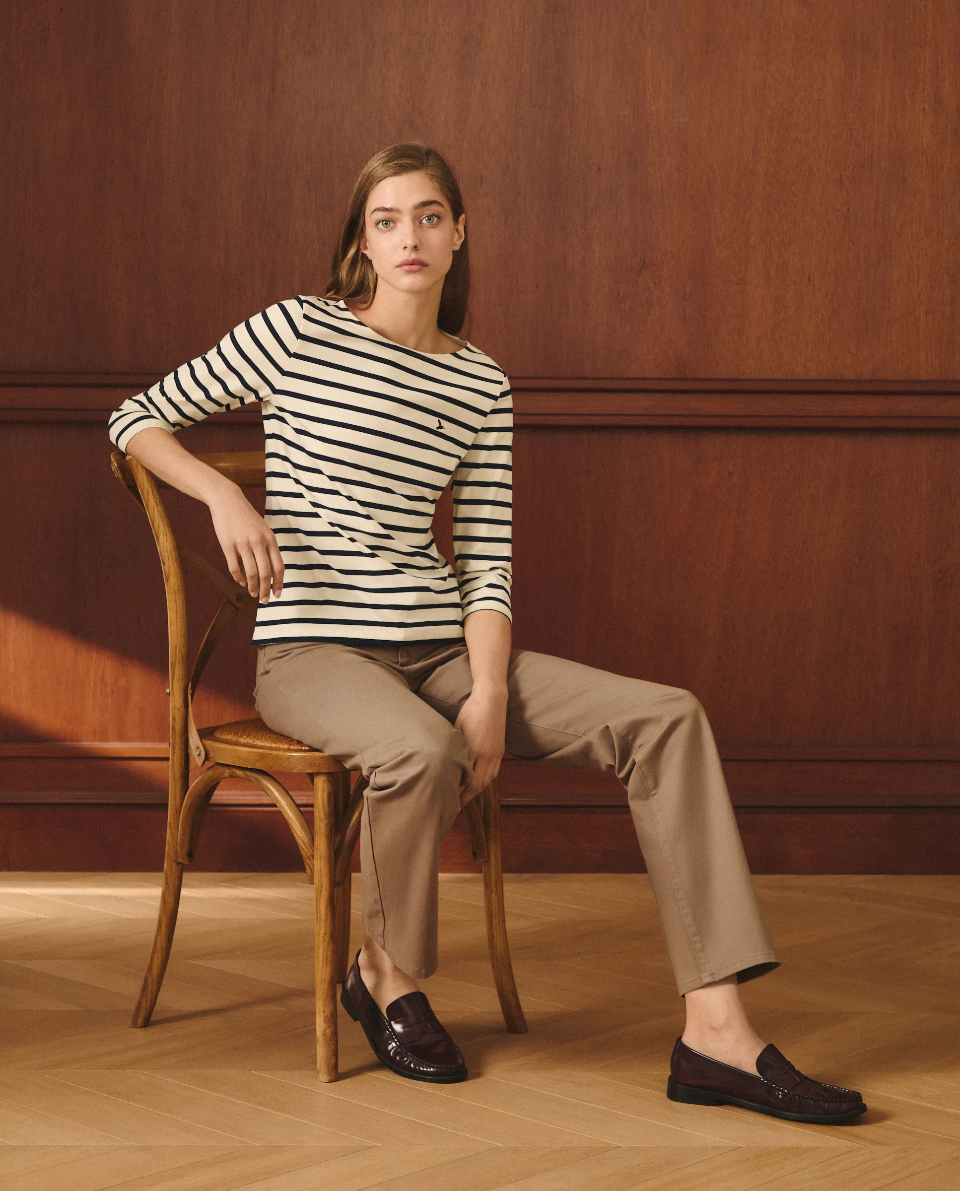 Женская хлопковая футболка с принтом Lloyd'S, белый
Женская хлопковая футболка с принтом Lloyd'S, белый