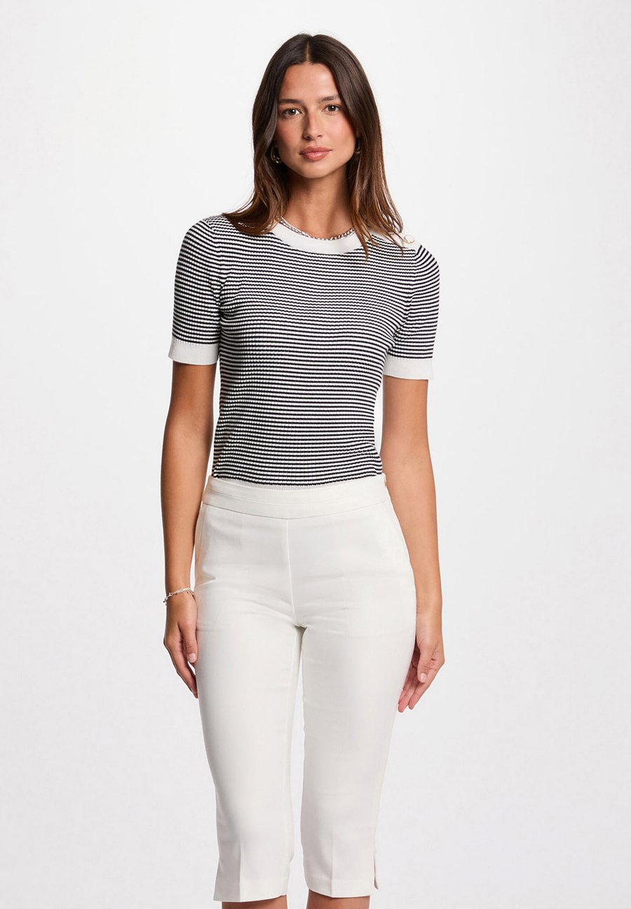 Футболка Morgan MCAMELI, Marine M/Dark Blue
Футболка Morgan MCAMELI, Marine M/Dark Blue