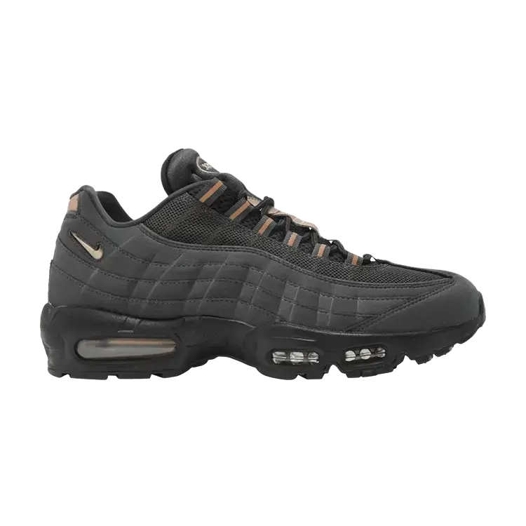Кроссовки Central Cee x Air Max 95 'Live Yours', черный
Кроссовки Central Cee x Air Max 95 'Live Yours', черный