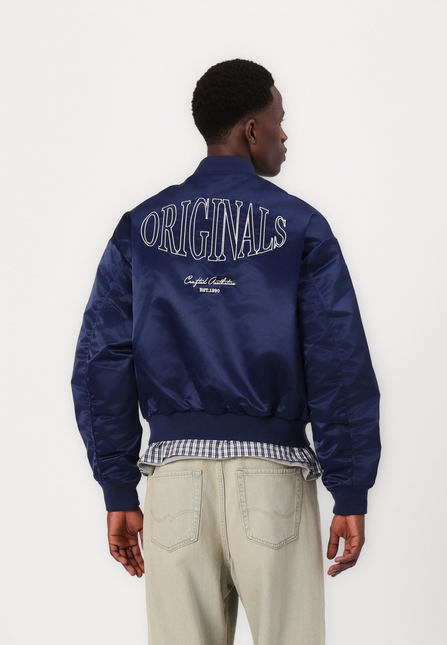 Куртка Jack & Jones JORBOSTON JACKET, Ocean Cavern/Blue
Куртка Jack & Jones JORBOSTON JACKET, Ocean Cavern/Blue