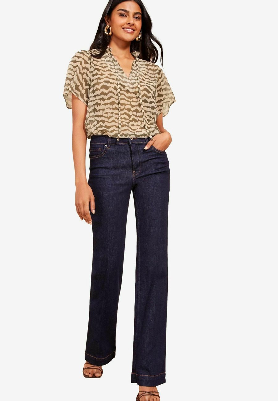 Блуза Friends Like These SHORT SLEEVE NECK , Brown
Блуза Friends Like These SHORT SLEEVE NECK , Brown