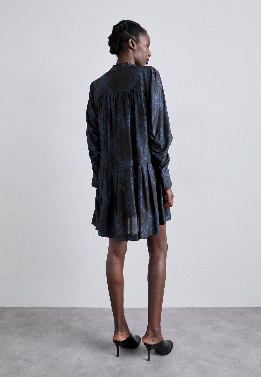 Дневное платье THAYA MUNTHE, черный
Дневное платье THAYA MUNTHE, черный