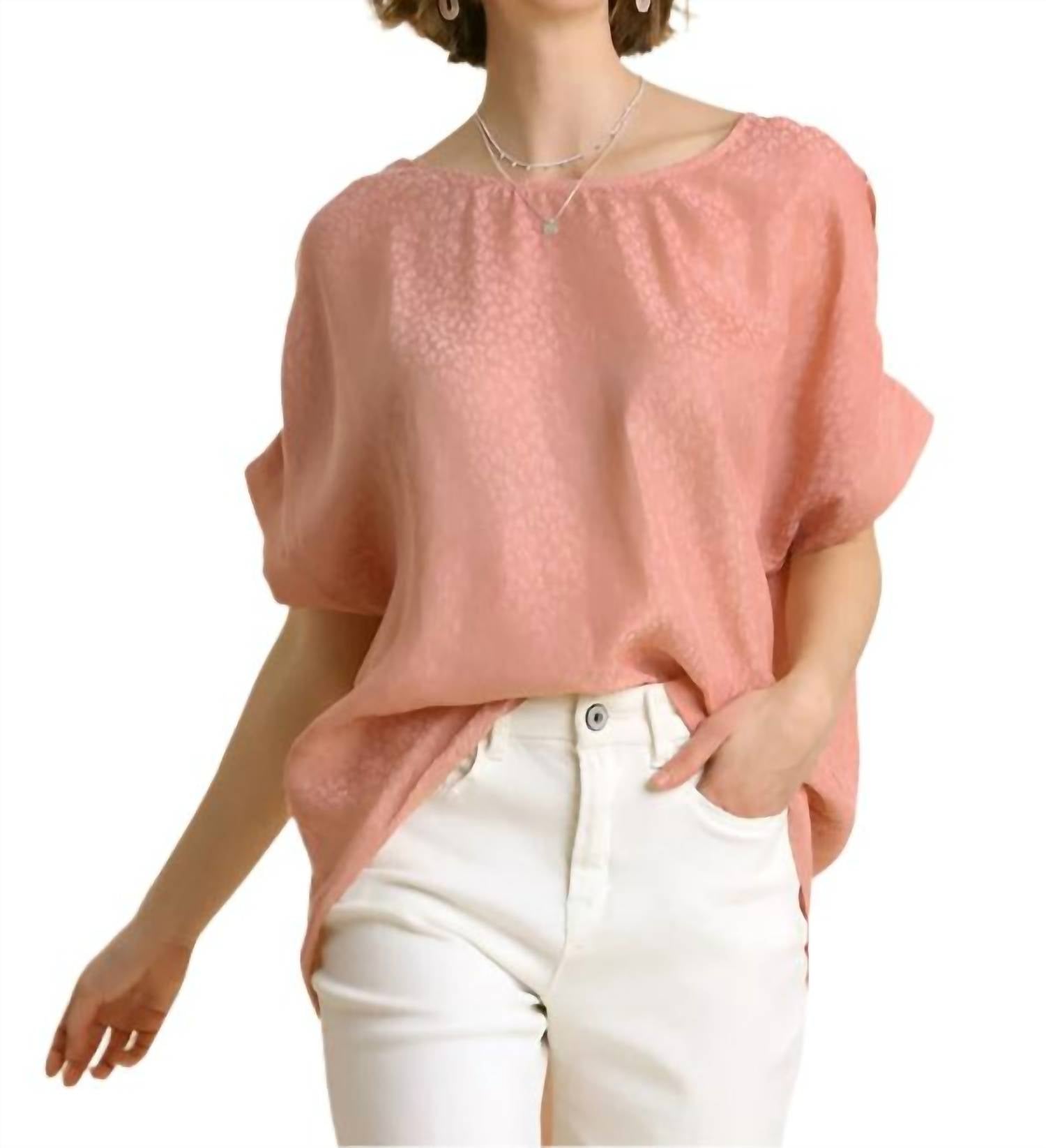 Розовый жаккардовый топ с рукавами «летучая мышь» Animal umgee
Розовый жаккардовый топ с рукавами «летучая мышь» Animal umgee