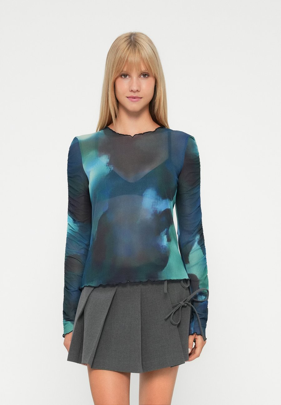 Топ Object OBJAILA SLIM, Sky Captain/Legion Blue/Fair Green/Dark Blue
Топ Object OBJAILA SLIM, Sky Captain/Legion Blue/Fair Green/Dark Blue