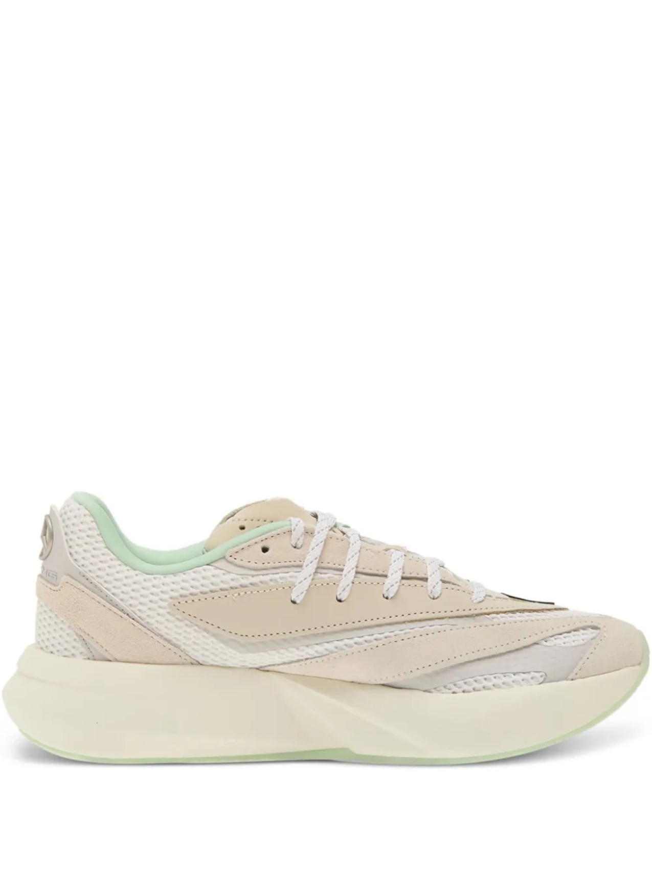 Adidas кроссовки AMG Petronas Formula One Team Lightblaze из коллаборации с Mercedes
Adidas кроссовки AMG Petronas Formula One Team Lightblaze из коллаборации с Mercedes