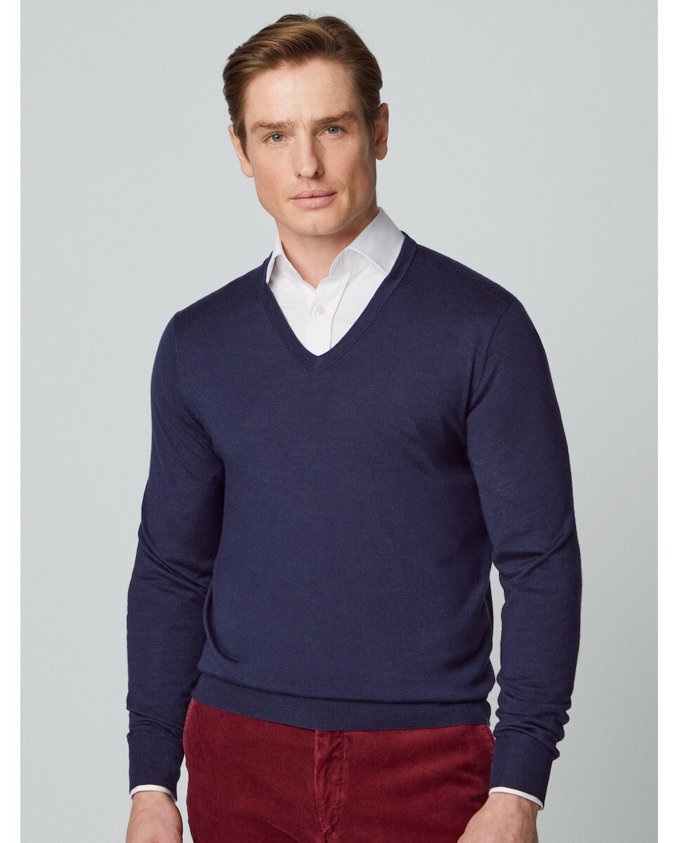 Мужской темно-синий свитер с v-образным вырезом Hackett, темно-синий
Мужской темно-синий свитер с v-образным вырезом Hackett, темно-синий