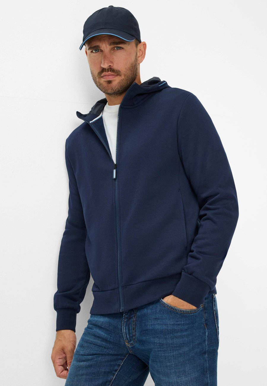 Толстовка BRAX STYLE SAMMY , Universe/Dark Blue
Толстовка BRAX STYLE SAMMY , Universe/Dark Blue