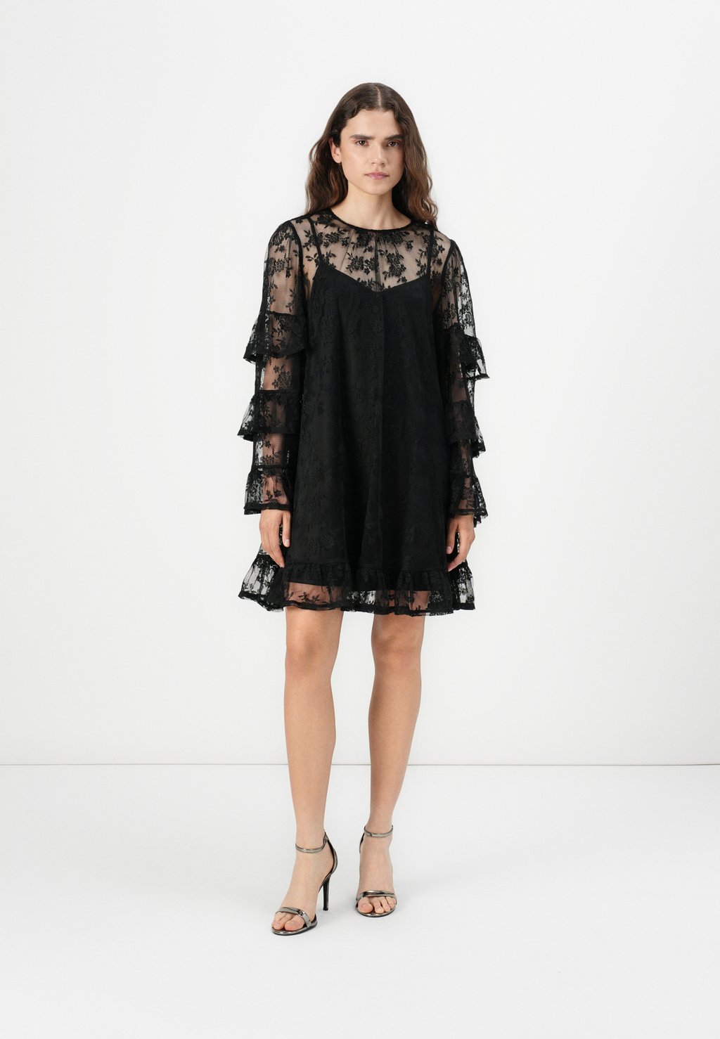 Повседневное платье VMCELINE SHORT DRESS Vero Moda, черный 
Повседневное платье VMCELINE SHORT DRESS Vero Moda, черный