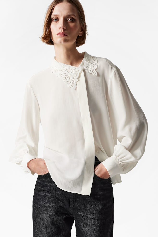 Шелковая блузка с асимметричным воротником & Other Stories, белый
Шелковая блузка с асимметричным воротником & Other Stories, белый