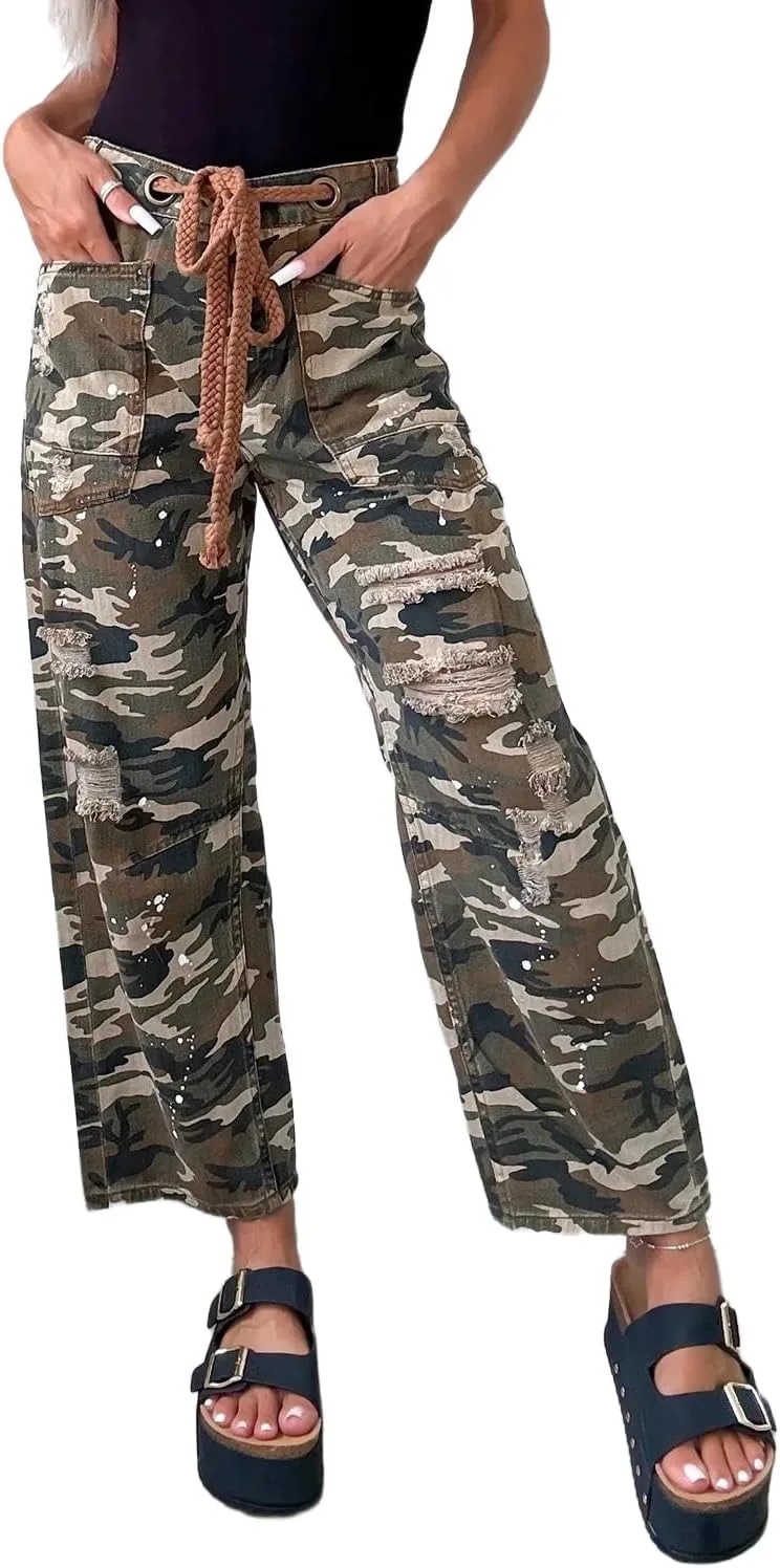 Женские джинсы Apvirdy с камуфляжным принтом, distressed эффектом, высокой посадкой и широкими штанинами
Женские джинсы Apvirdy с камуфляжным принтом, distressed эффектом, высокой посадкой и широкими штанинами