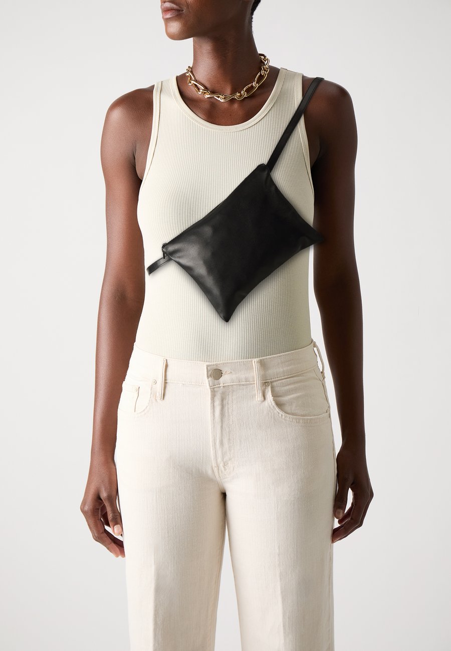 Сумка кросс-боди DRYKORN KASULA, Black
Сумка кросс-боди DRYKORN KASULA, Black