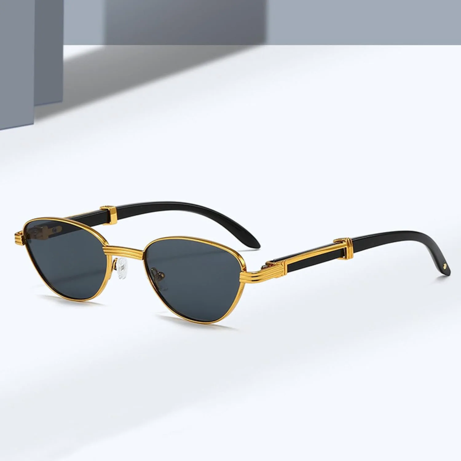 Женские солнцезащитные очки "кошачий глаз" с прозрачными градиентными линзами, защита от УФ-излучения UV400, мужские солнцезащитные очки DSVIGF, Golden Green
Женские солнцезащитные очки "кошачий глаз" с прозрачными градиентными линзами, защита от УФ-излучения UV400, мужские солнцезащитные очки DSVIGF, Golden Green