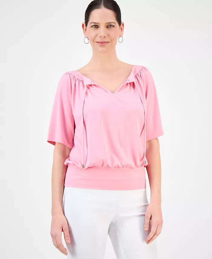 Женский топ с разрезом на горловине и отделкой снизу JM Collection, розовый
Женский топ с разрезом на горловине и отделкой снизу JM Collection, розовый