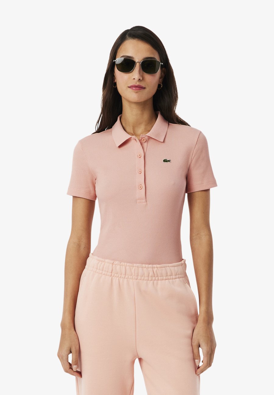 Поло Lacoste DF5377_70V, Rose Corail-Ui/Coral
Поло Lacoste DF5377_70V, Rose Corail-Ui/Coral