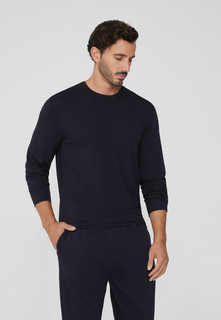 Топ Tezenis Long sleeved top, Blue/Dark Blue
Топ Tezenis Long sleeved top, Blue/Dark Blue