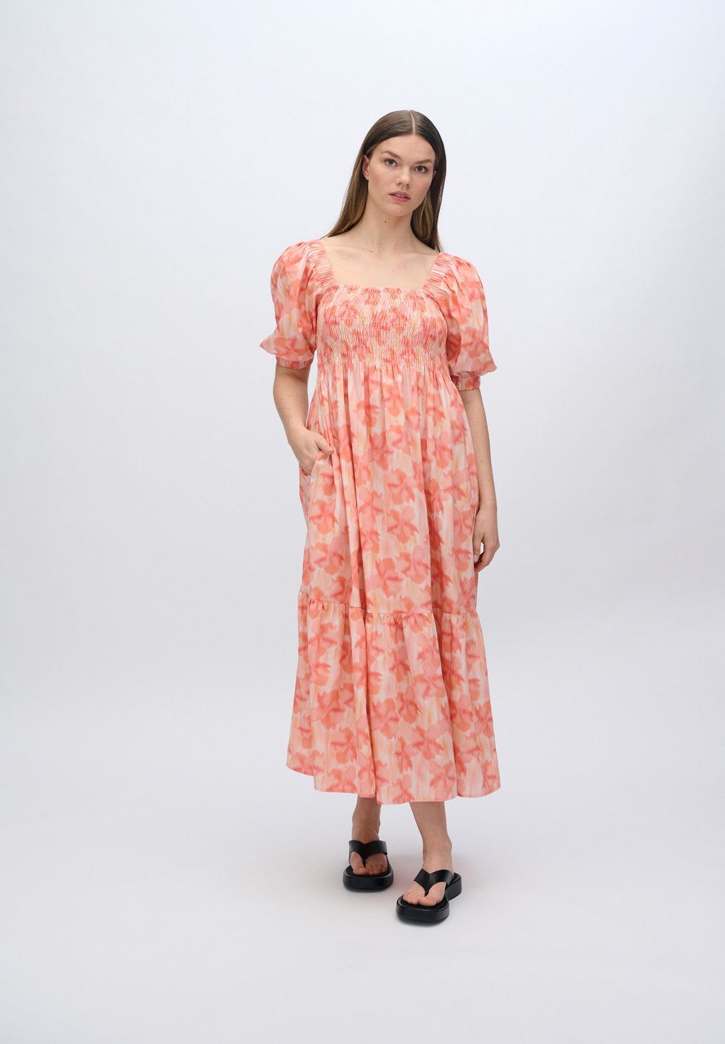 Платье макси ALEAH Moves, розовый
Платье макси ALEAH Moves, розовый