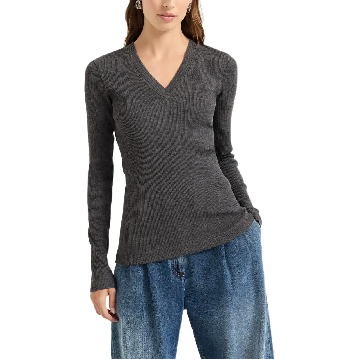 Рельефный свитер с V-образным вырезом Brunello Cucinelli, серый
Рельефный свитер с V-образным вырезом Brunello Cucinelli, серый