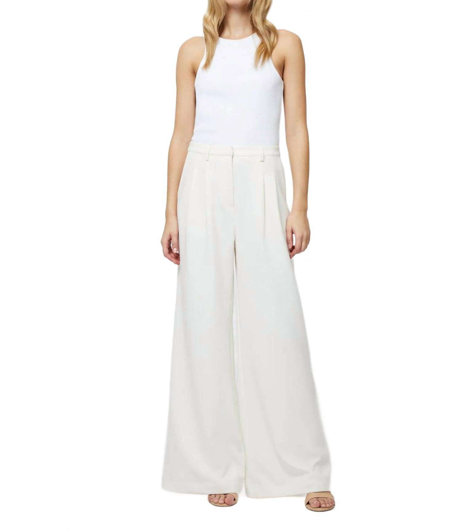 Луна брюки плиссе в кремовом цвете French Connection
Луна брюки плиссе в кремовом цвете French Connection