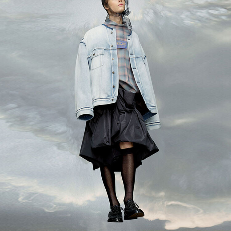 Джинсовая куртка мужская синяя Maison Margiela, синий
Джинсовая куртка мужская синяя Maison Margiela, синий