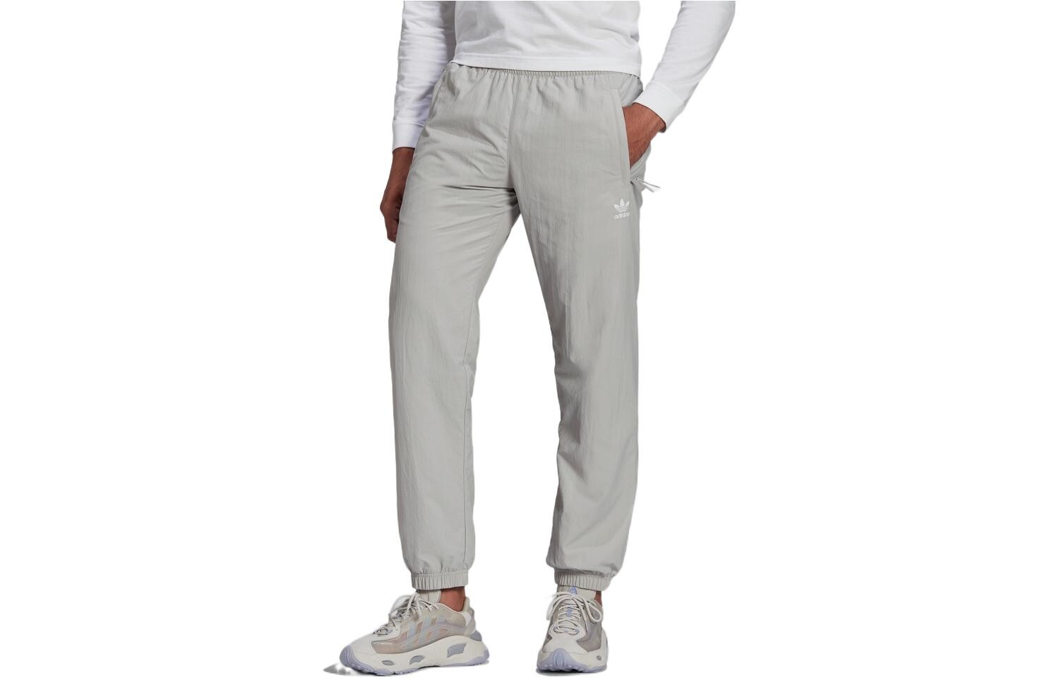 Трикотажные спортивные штаны мужские светло-серые Adidas, серый
Трикотажные спортивные штаны мужские светло-серые Adidas, серый
