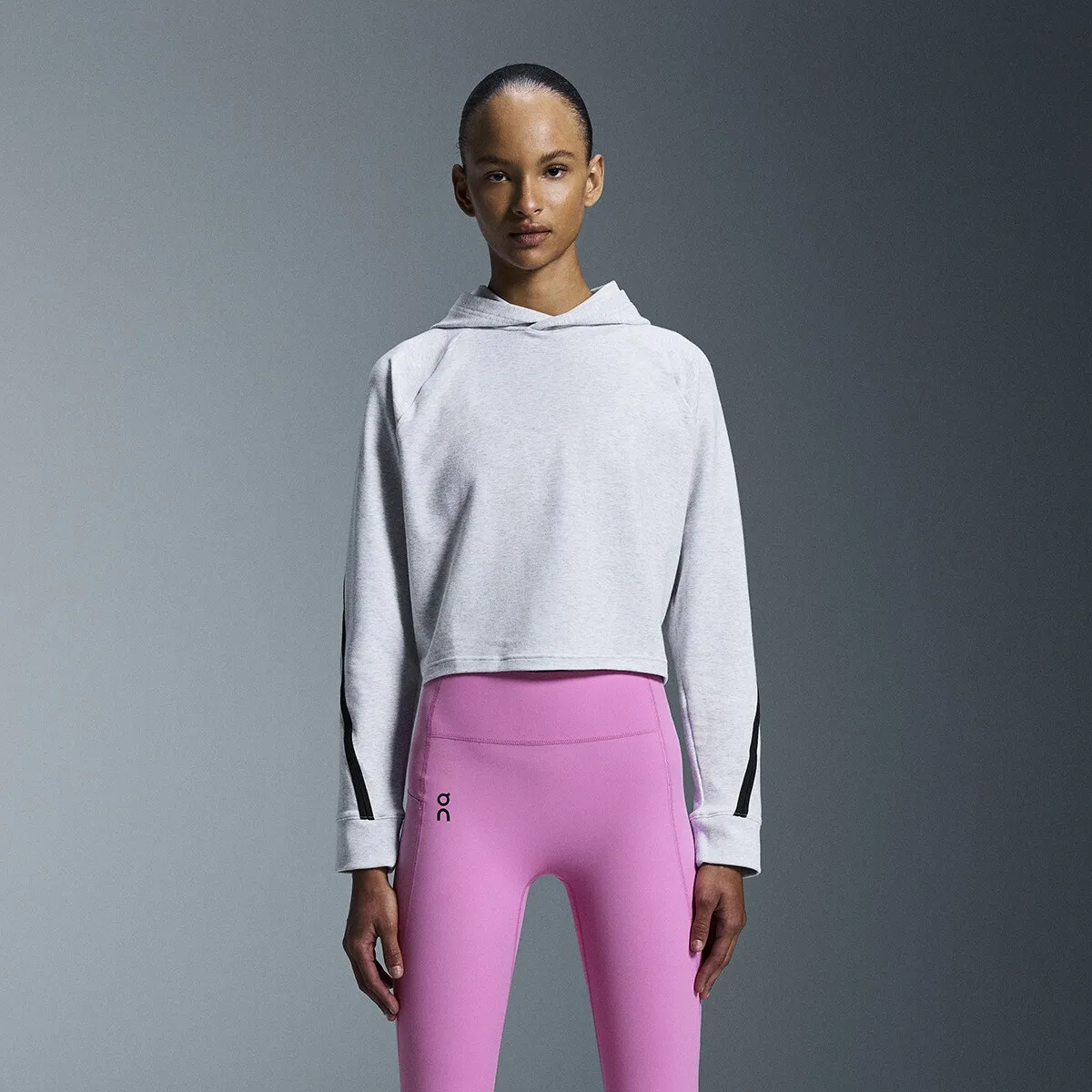 Женская студийная толстовка на толстовке On, серый
Женская студийная толстовка на толстовке On, серый