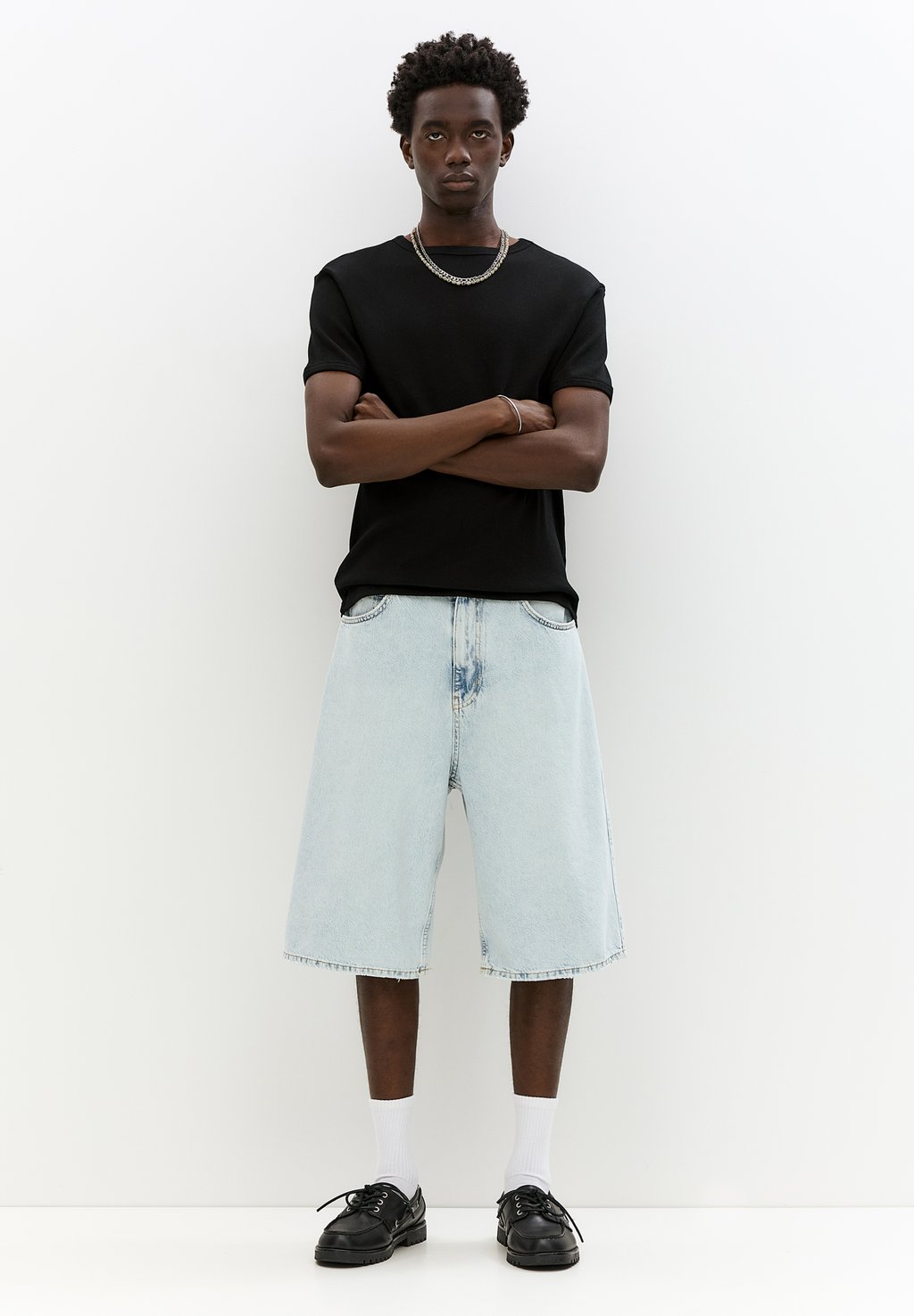 Базовая футболка PULL&BEAR, черный
Базовая футболка PULL&BEAR, черный