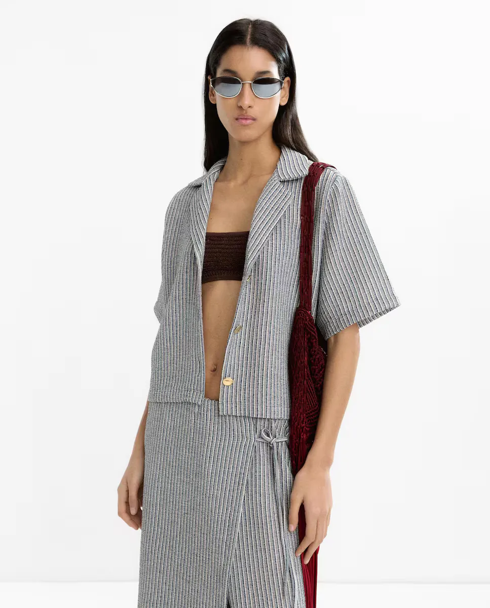 Женская струящаяся рубашка оверсайз с полосатым принтом Parfois, серый
Женская струящаяся рубашка оверсайз с полосатым принтом Parfois, серый