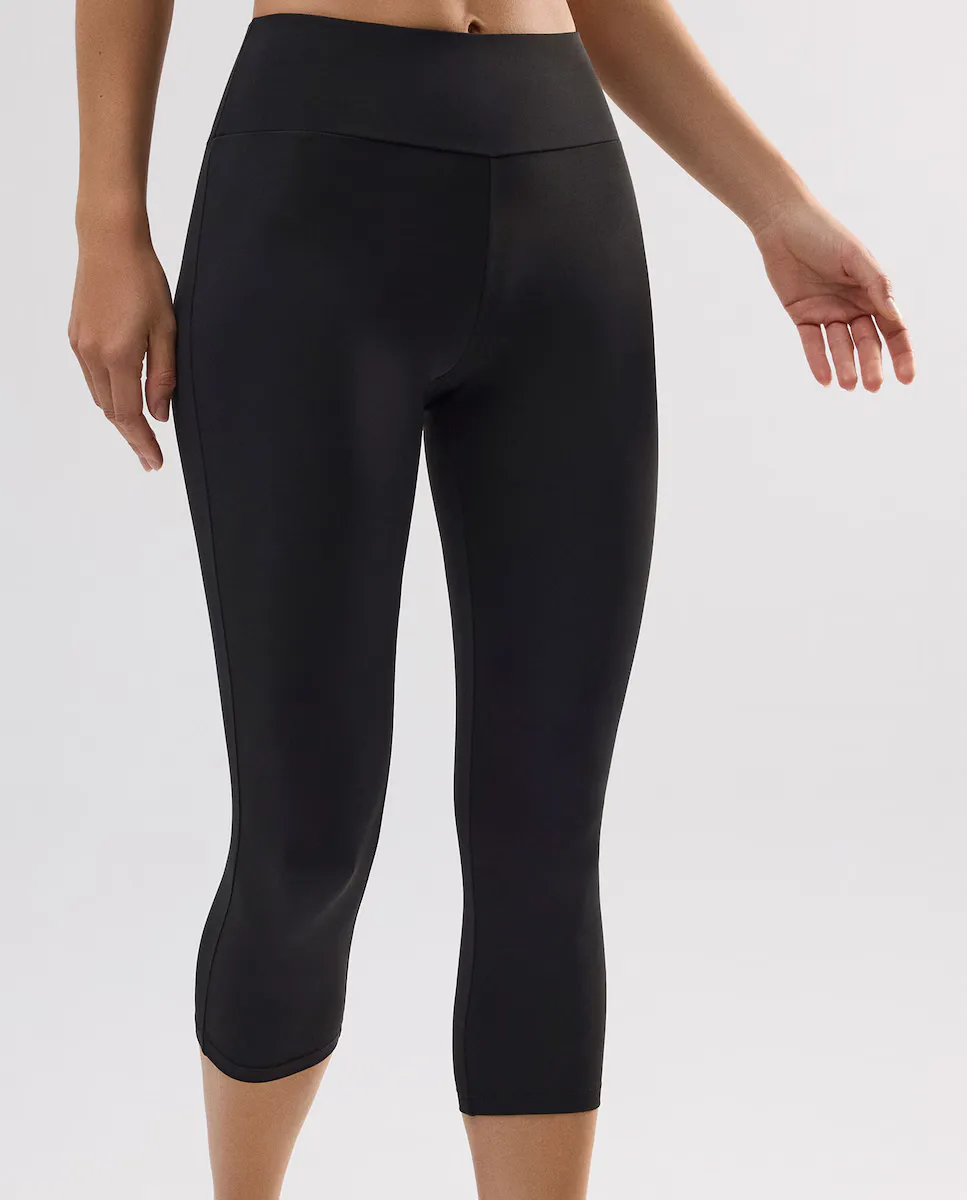 Женские спортивные леггинсы длины капри Ysabel Mora, черный
Женские спортивные леггинсы длины капри Ysabel Mora, черный